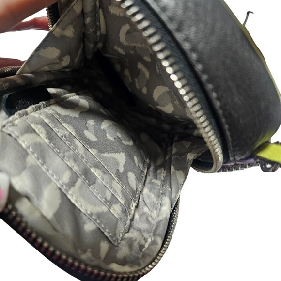 Aimee Kestenberg Tamitha Reef Ombre Phone Crossbody Bag With RFID‎ Protection - Picture 6 of 11